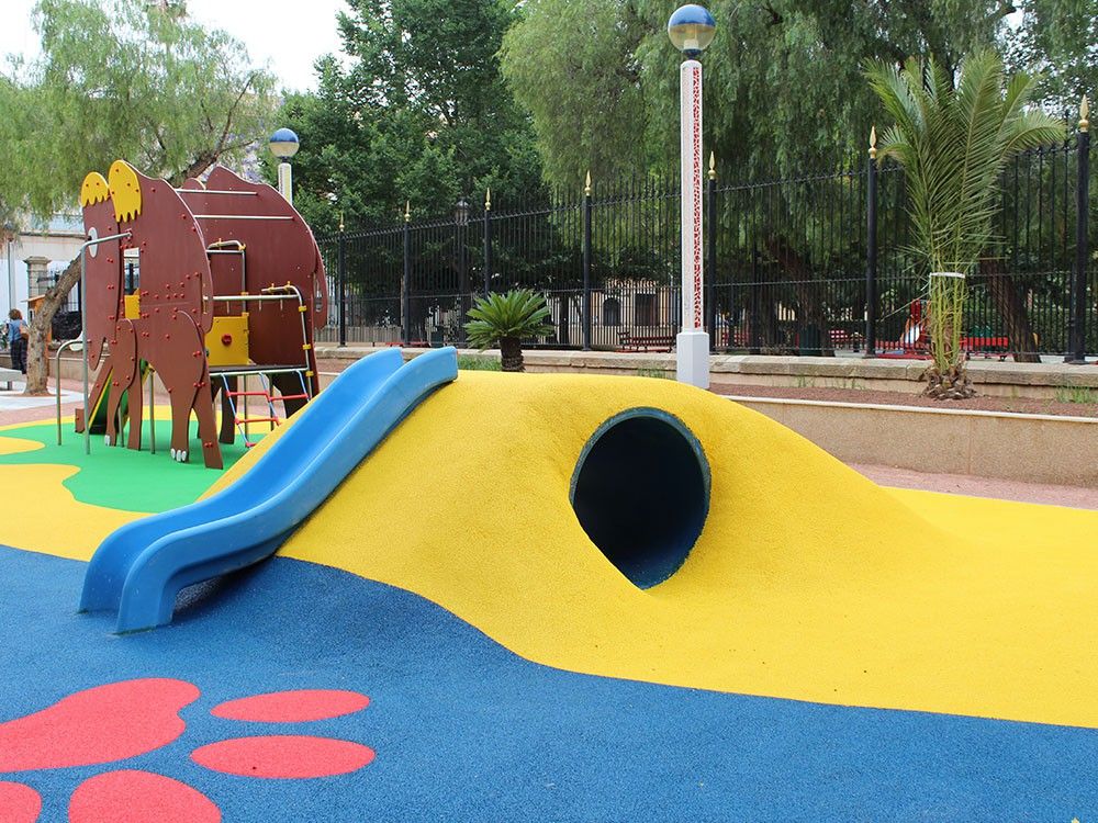 Suelo para parques infantiles, ¿por qué caucho? - Saludes Play